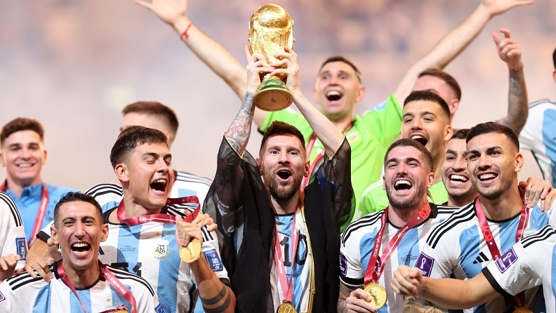 Messi gia hạn PSG quyết đoạt C1 hậu vô địch World Cup 2022